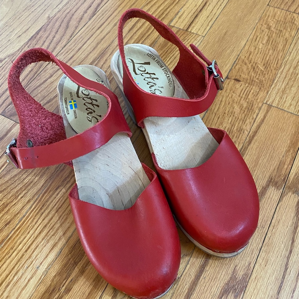 Lotta’s Clogs